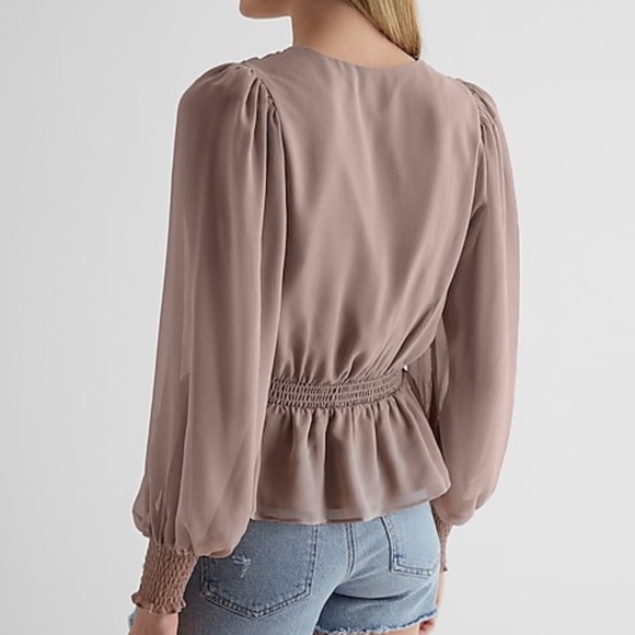 V neck smocked cuff peplum top - Picture 2 of 6